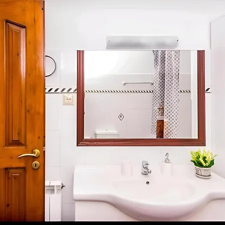 Aristotelis Lakithra-lydia Apartment *