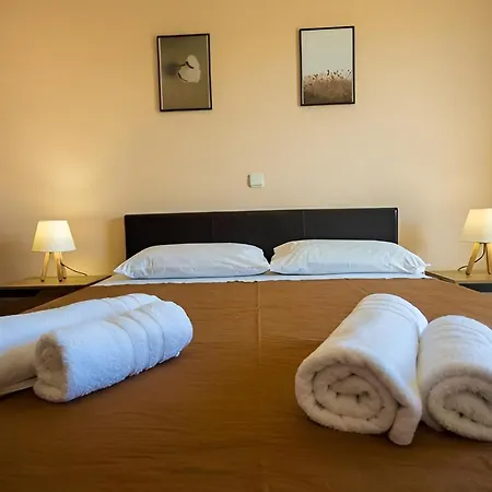 Aristotelis Lakithra-lydia Appartement *